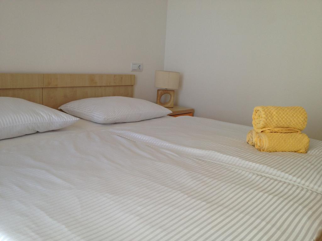 Apartments Villa Amalia Омиш Экстерьер фото