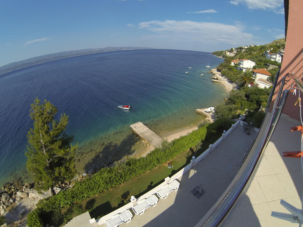 Apartments Villa Amalia Омиш Экстерьер фото