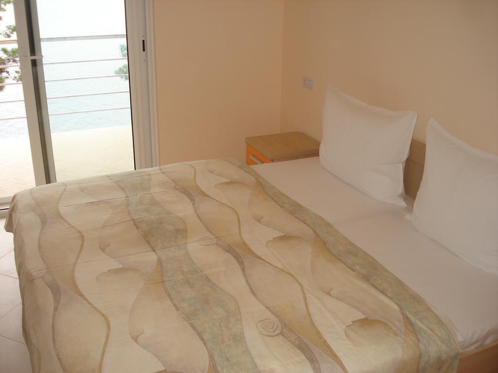 Apartments Villa Amalia Омиш Номер фото