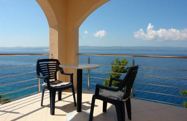 Apartments Villa Amalia Омиш Экстерьер фото