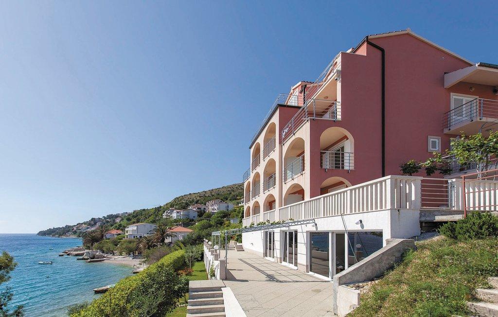 Apartments Villa Amalia Омиш Экстерьер фото