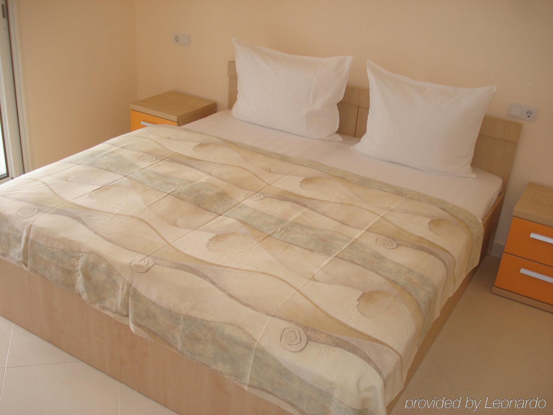 Apartments Villa Amalia Омиш Экстерьер фото