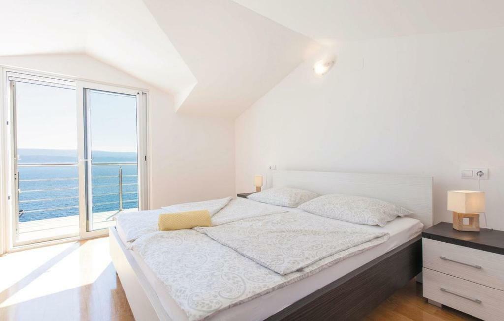 Apartments Villa Amalia Омиш Экстерьер фото